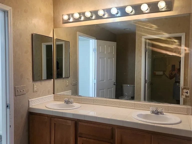 6485 Abbotsford House Ct — Photo 14