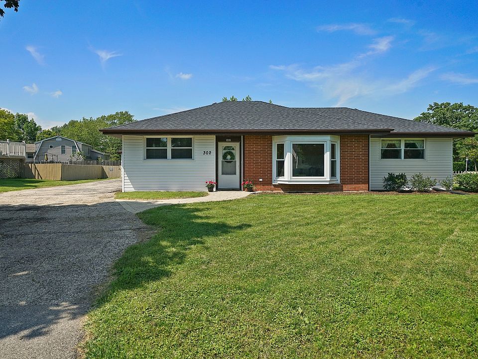 1st image of 302 S Thornwood Dr