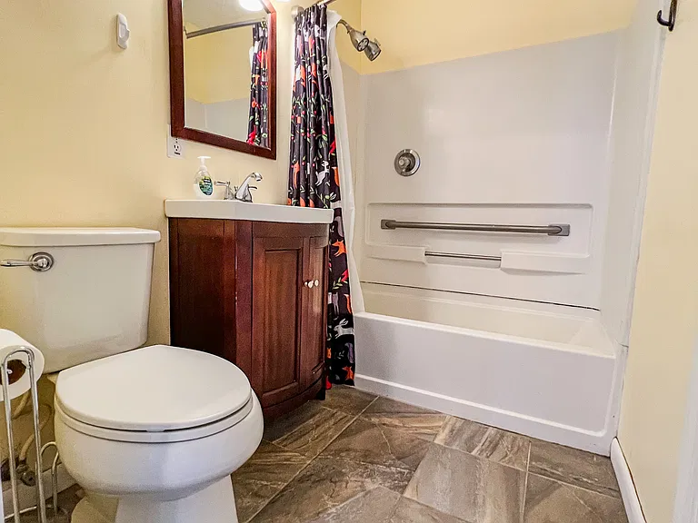 359 Mercedes Ave — Photo 17