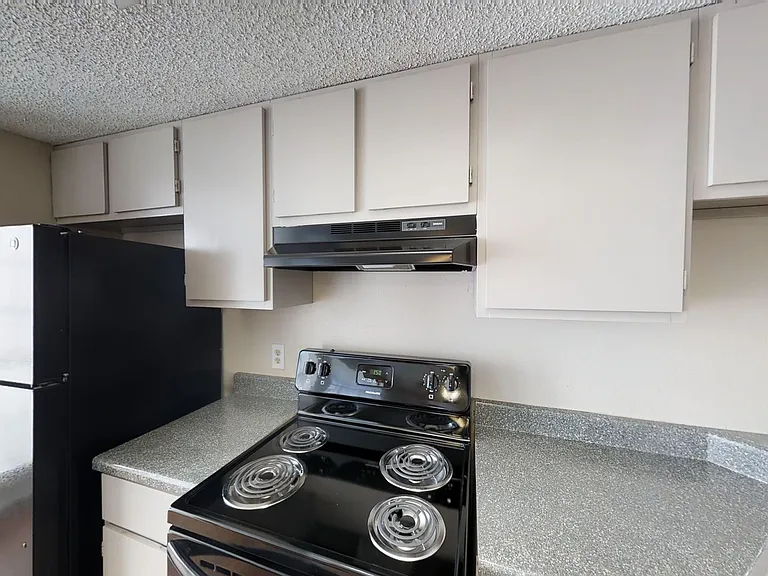 Willow Hill Apartments — Photo 15