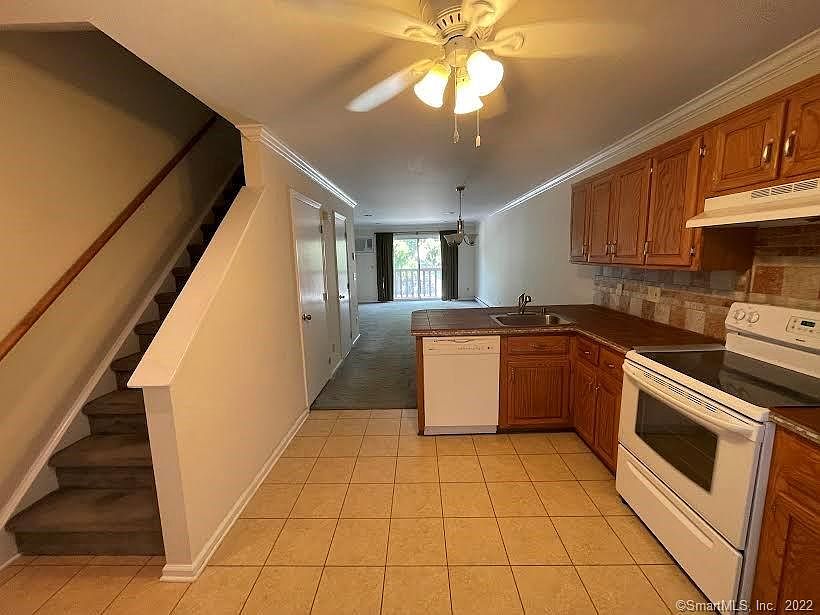 2nd image of 718 Cove Rd APT 10