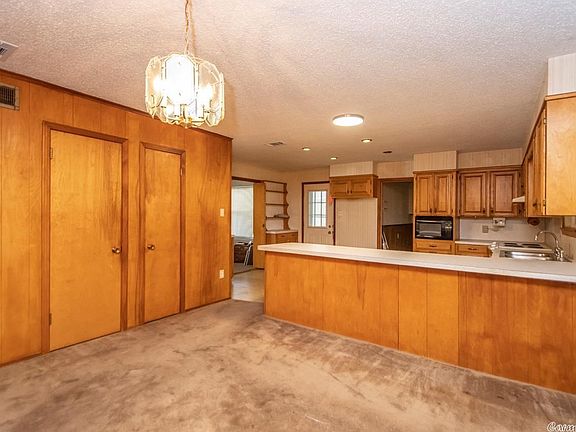 5th image of 304 Pickwick Ln