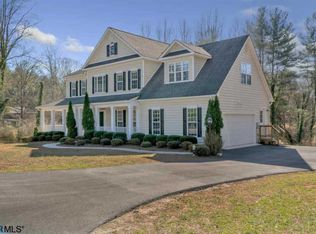 577 Manor Rd, Earlysville, VA 22936