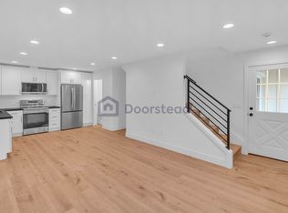 8824 32nd Ave SW, Seattle, WA 98126