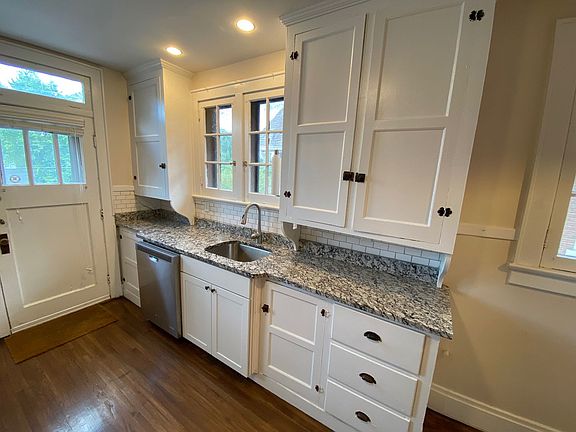 5th image of 279 Thurman Ave #281