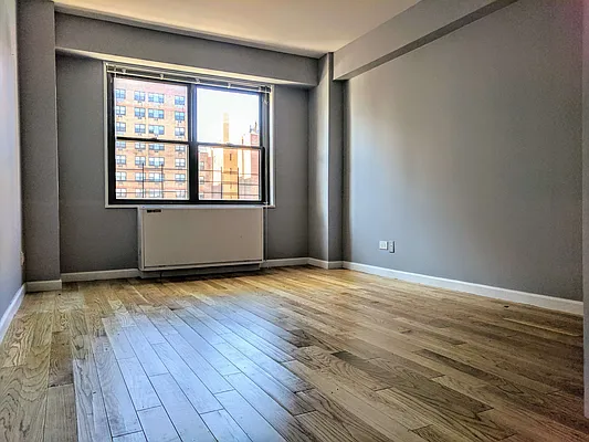 Rented by PocketBroker Inc | media 32