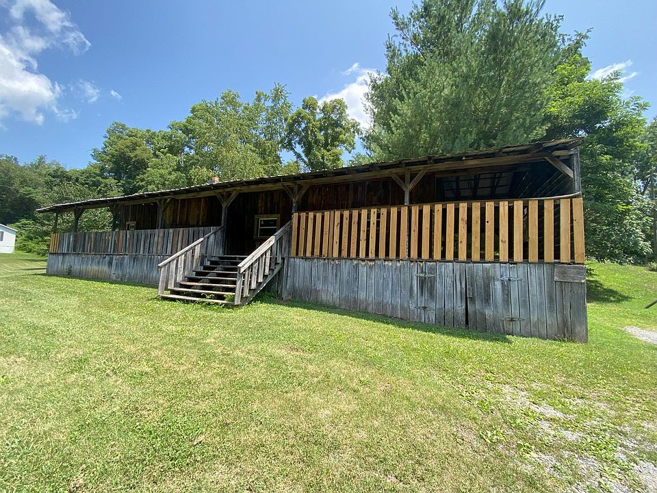 1st image of 221 Country Ln