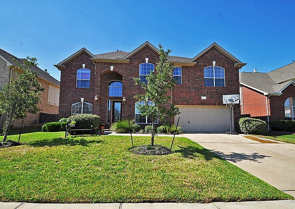 Great curb appeal!