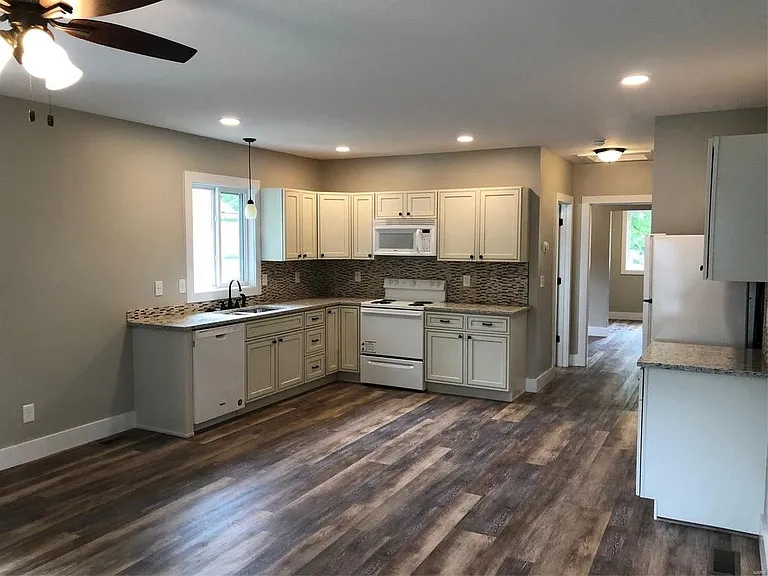 112 N Delaware St #112 DELAWARE AVE — Photo 1