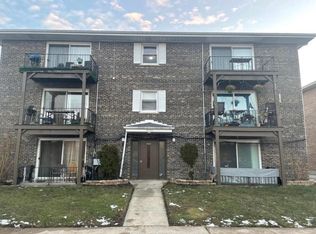 7049 99th St APT 1E, Chicago Ridge, IL 60415