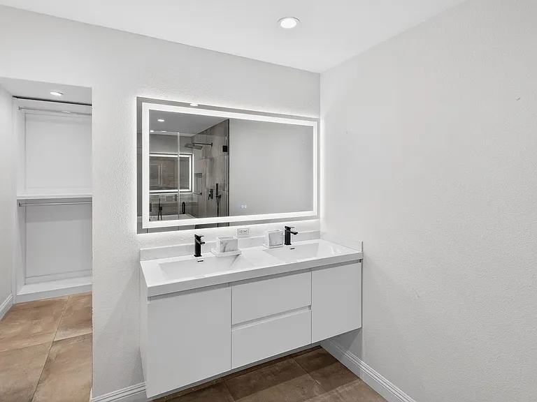 5270 Sepulveda Blvd — Photo 20