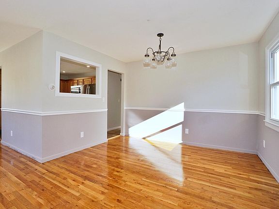 3rd image of 33 Ainsworth Ave Floor 2