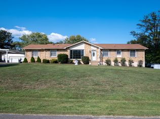 102 Crossroad Dr, Hendersonville, TN 37075