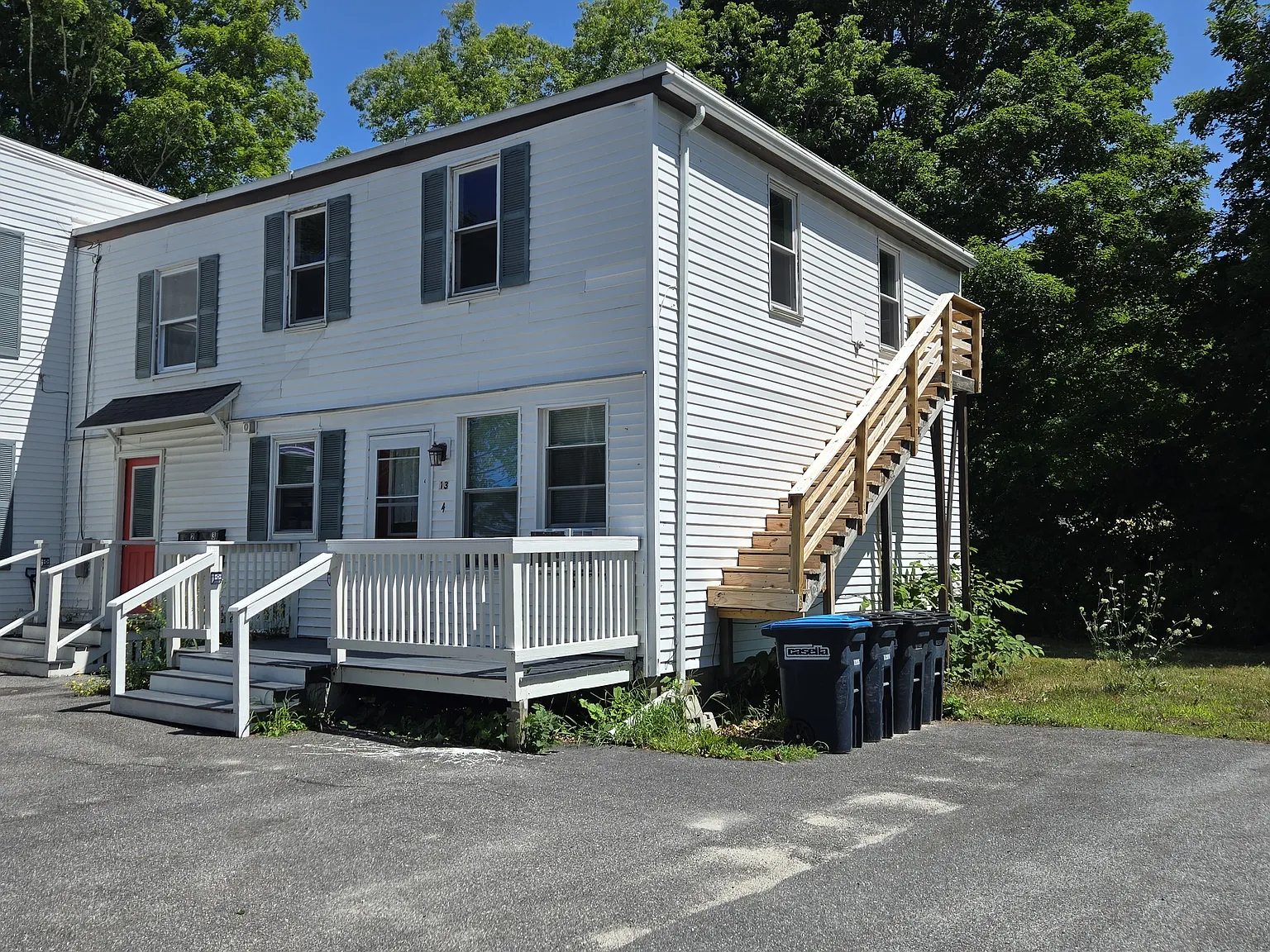 2 bed, 800 sqft, $2,200 — Photo 1