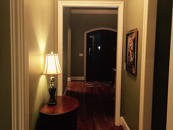 4th image of 2305 Bellevue Ct
