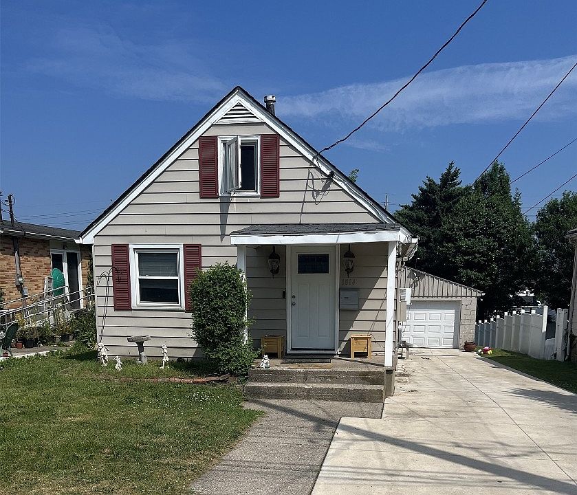1st image of 1814 W 22nd St