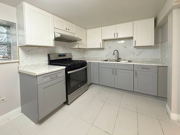 3rd image of 4357 S Whipple St #B