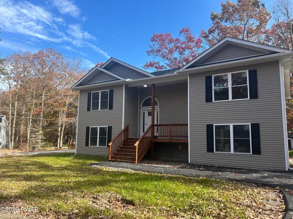 125 Franklin Dr, Hawley, PA 18428