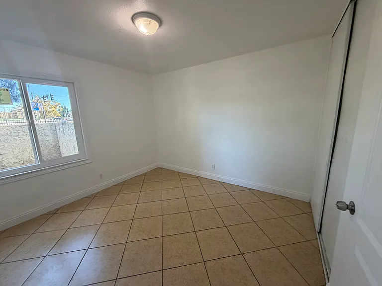 721 W 1st St #F103 — Photo 7