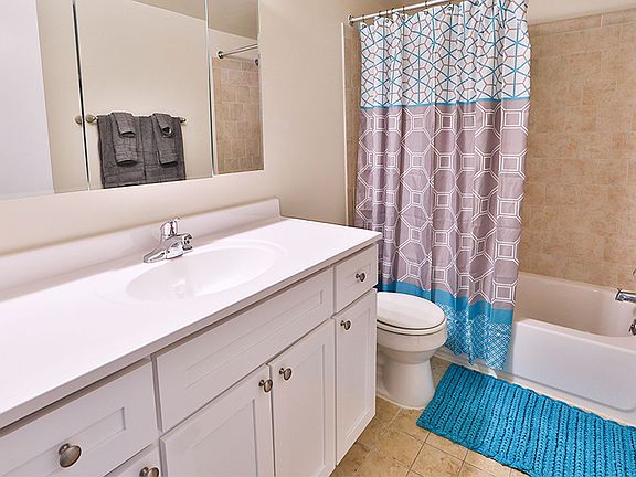 3rd image of 4023 Majestic Ln #37F