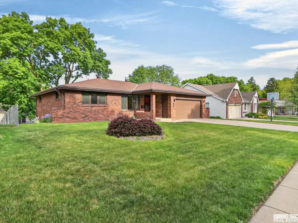 3739 S 77th St, Lincoln, NE 68506