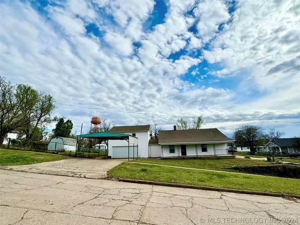 124 S E St #N, Yale, OK 74085