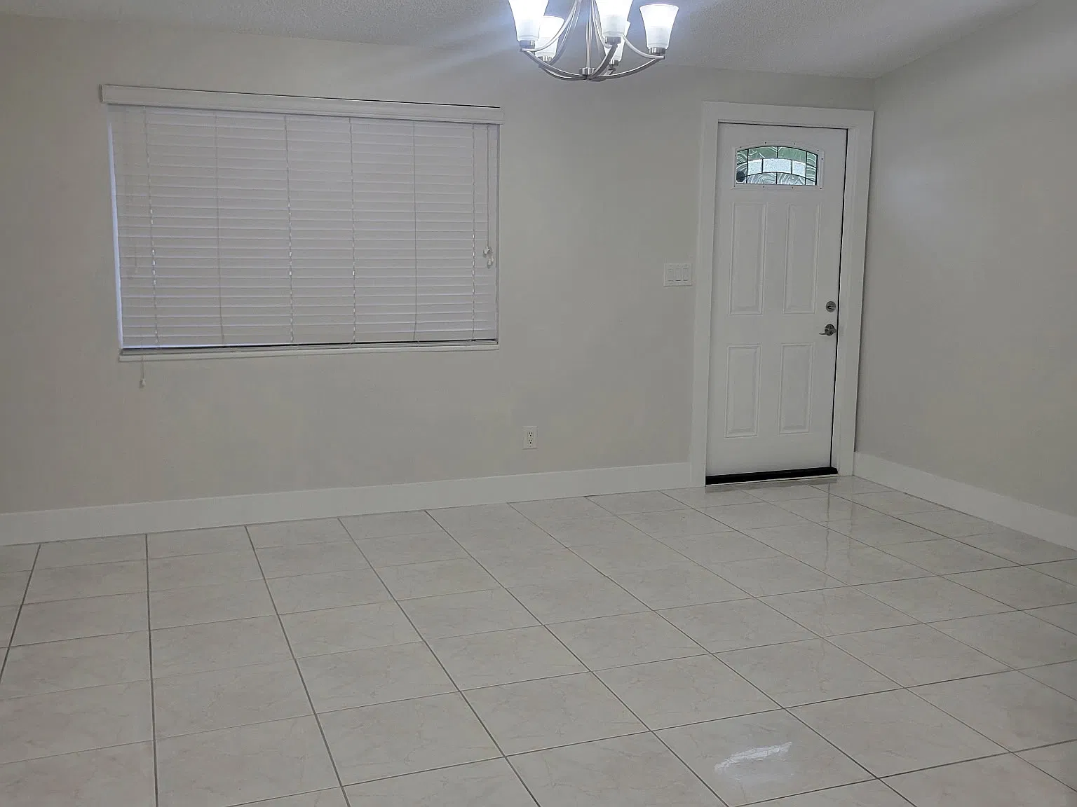 3 bed, 1100 sqft, $3,000 — Photo 3