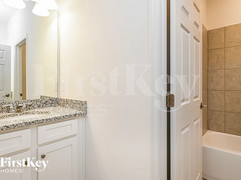 1156 Spokane Point — Photo 14