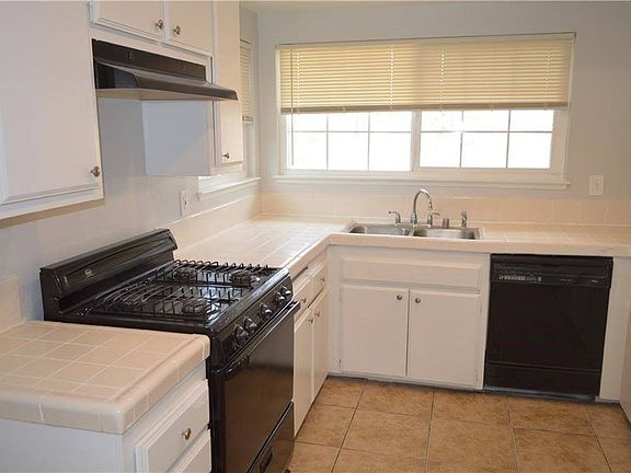 3rd image of 29177 Allan St