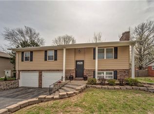 303 Weinel Dr, Smithton, IL 62285