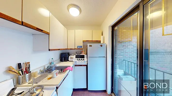 Rented by Bond New York | media 10