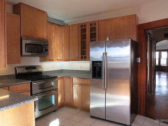 4th image of 362 Park St