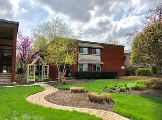 603 W Park Ave APT 101, Libertyville, IL 60048