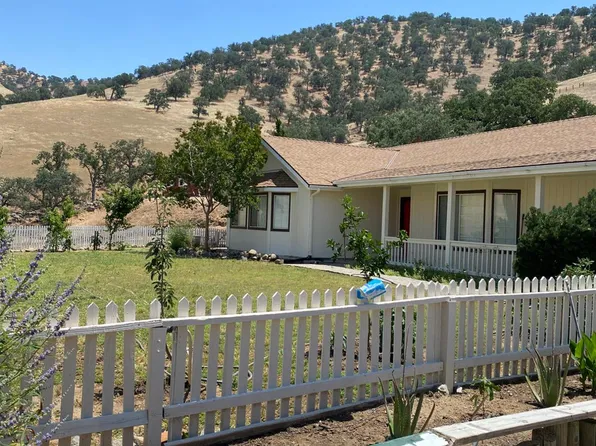 5288 N Piedra Rd, Sanger, CA 93657