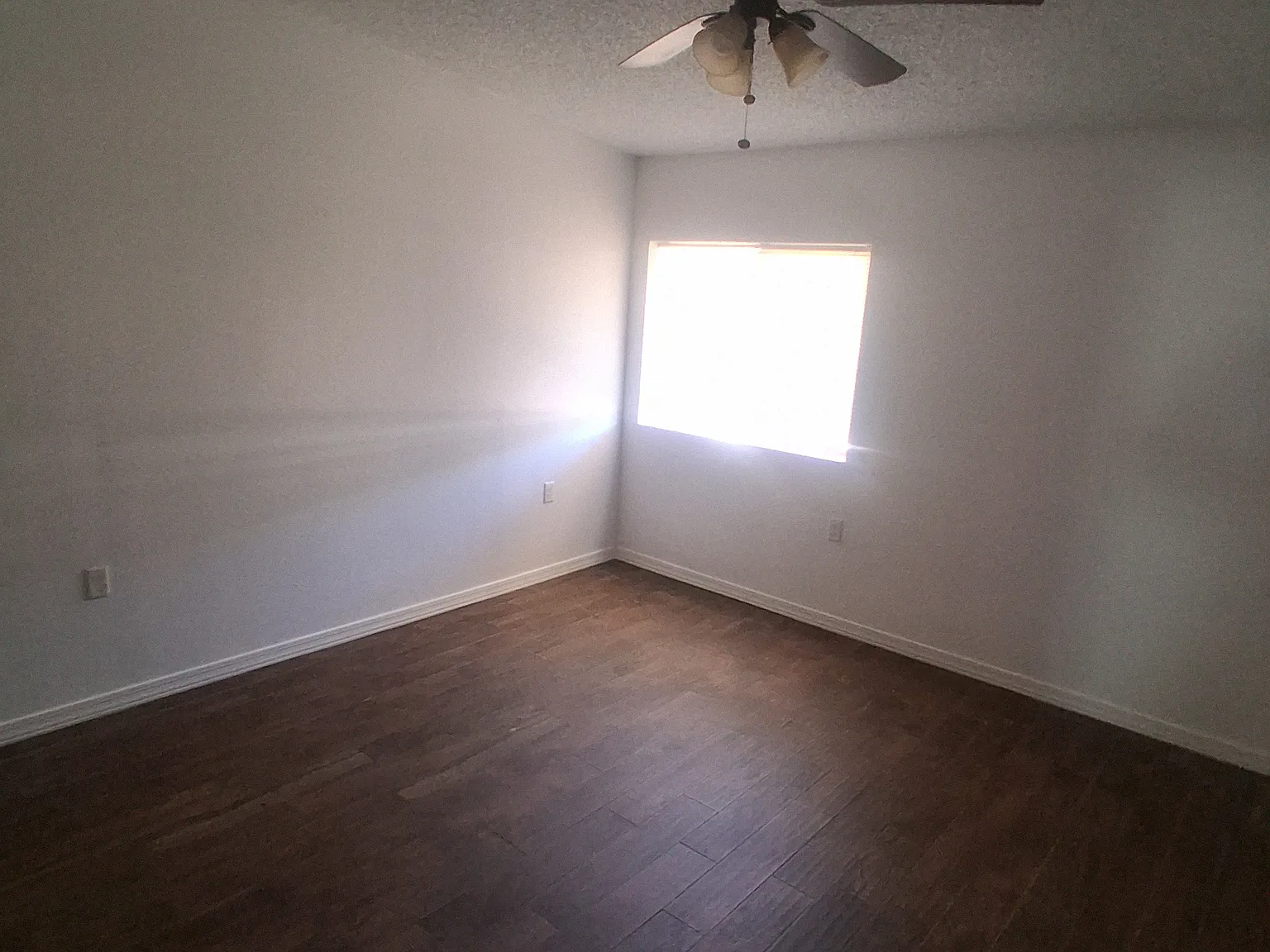 2 bed, 1.5 bath, 1200 sqft, $1,350 — Photo 3
