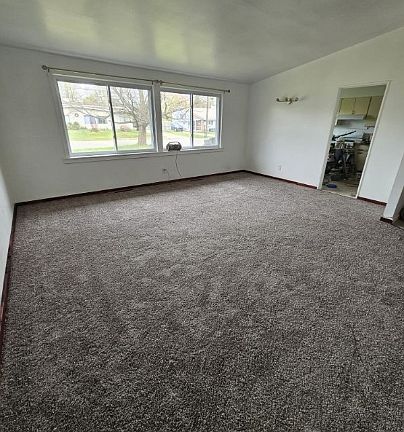 4th image of 7 Evergreen Dr