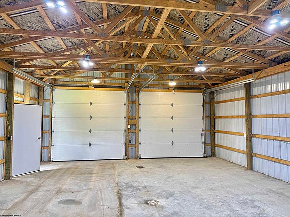 5th image of 184 Woodstone Ln
