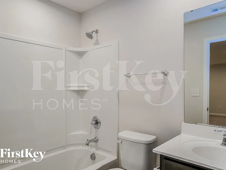 717 Wallace Dr — Photo 12