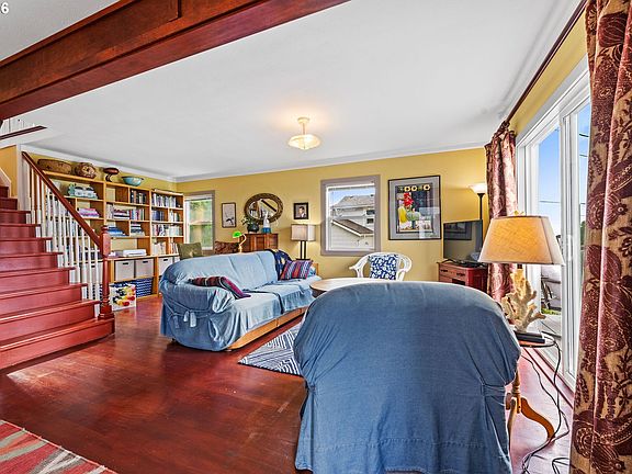 5th image of 561 Rivington St