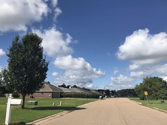 5th image of 1113 Spanish Oak Dr
