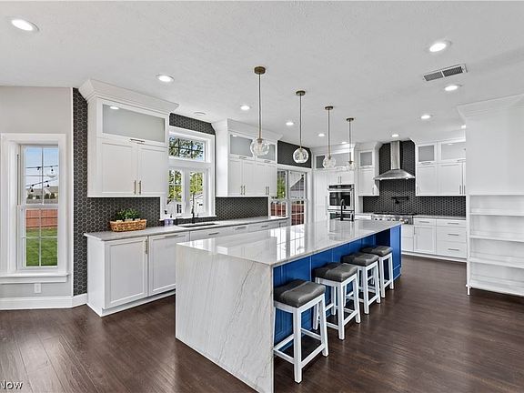 4th image of 5878 New Haven Dr