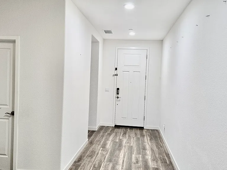 304 E Angelina Ave — Photo 5
