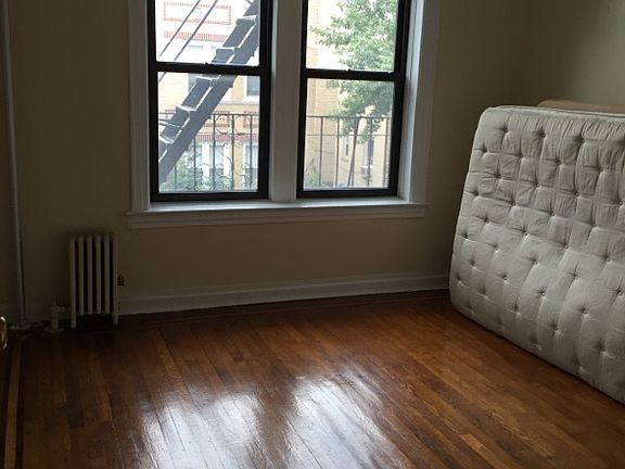 2nd image of 2553 34th St #5