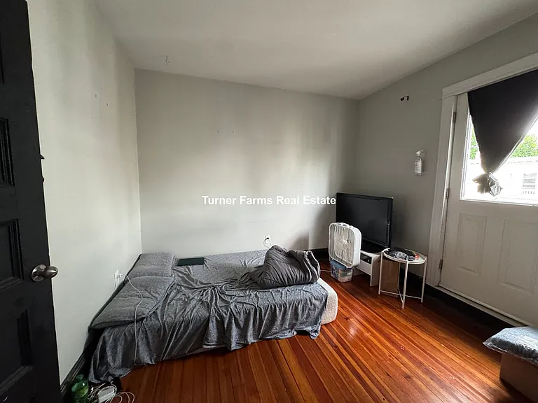 10 Taft St — Photo 16
