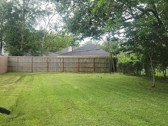 2nd image of 208 Central Caldwood Dr