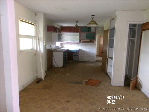 3rd image of 423 Lahoma Dr