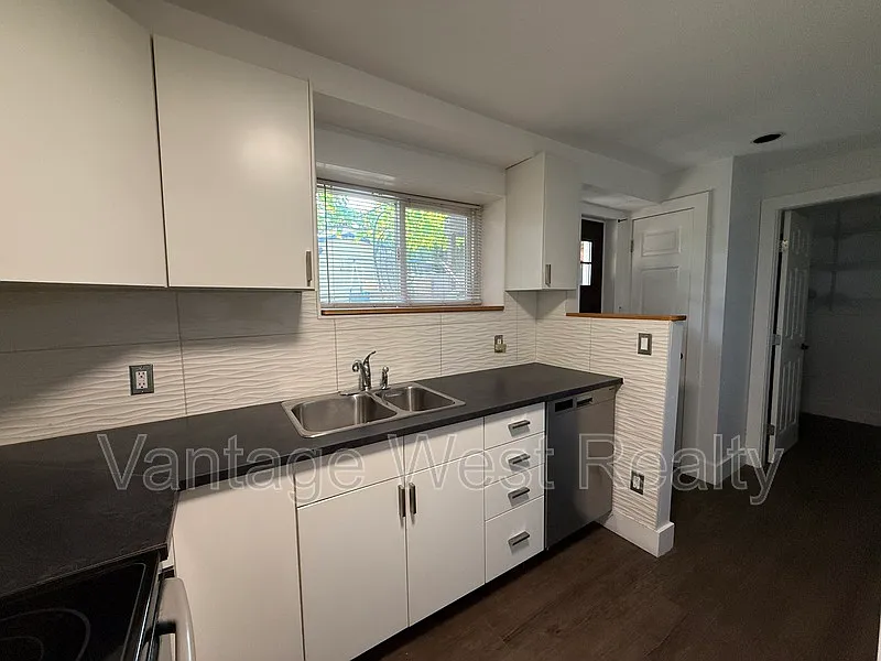 1 bed, 1.0 bath, $1,600 — Photo 1