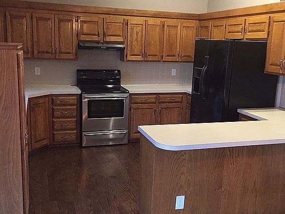 Kitchen barstool peninsula