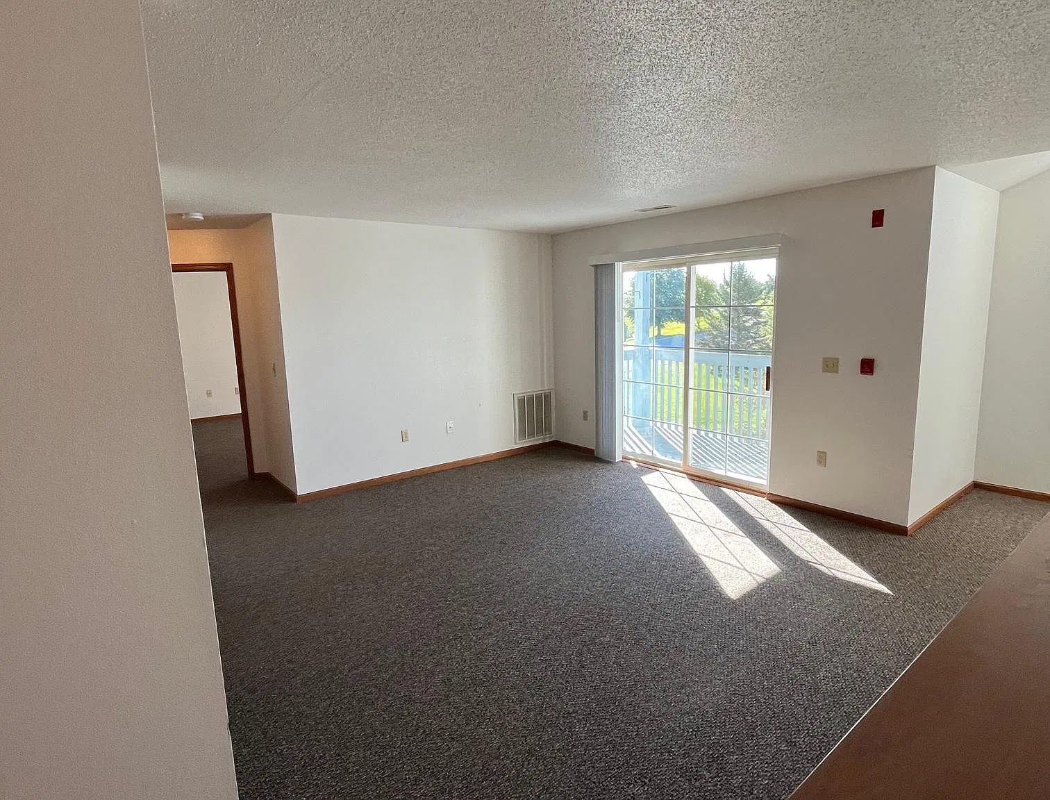 2 bed, 950 sqft, $1,215 — Photo 3