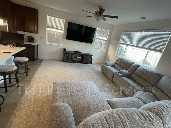 5th image of 1060 Lyonia Cir